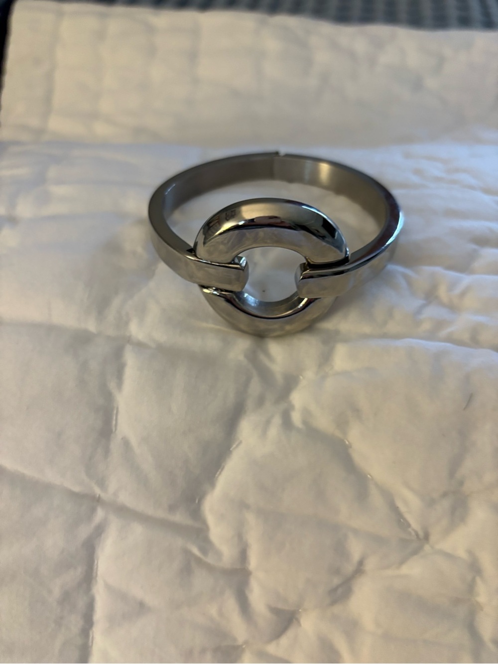 Bold Polished Silver-Tone Circular Link Hinged Bangle Bracelet